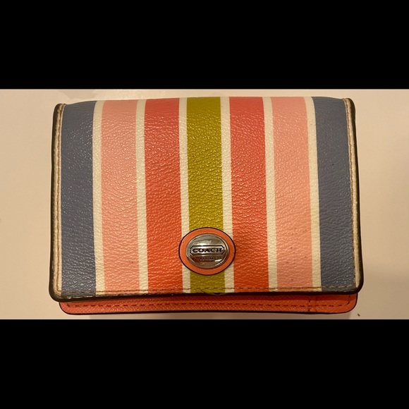 Coach Handbags - Small Coach wallet